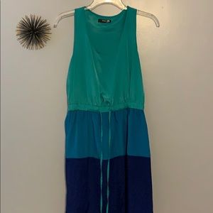 Block color dress, size L